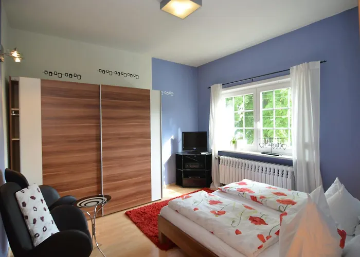 Charming Forest Escape For Two Appartement Langewiesen